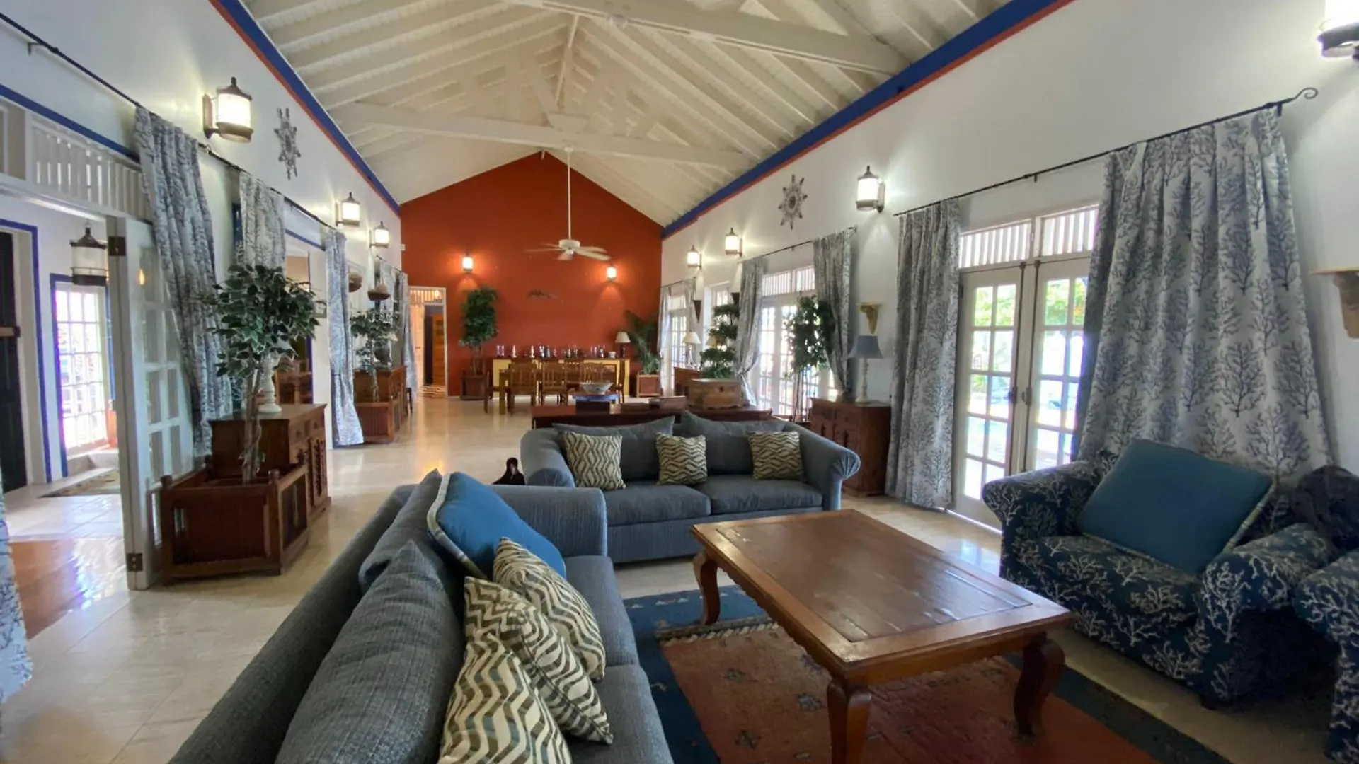 Sapodilla Villa - Cliffside Luxury Villa With Ocean Views & 50Ft Pool Mount Irvine